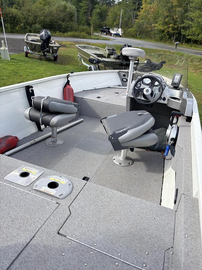 Used 2017 Crestliner 1600 Vision
