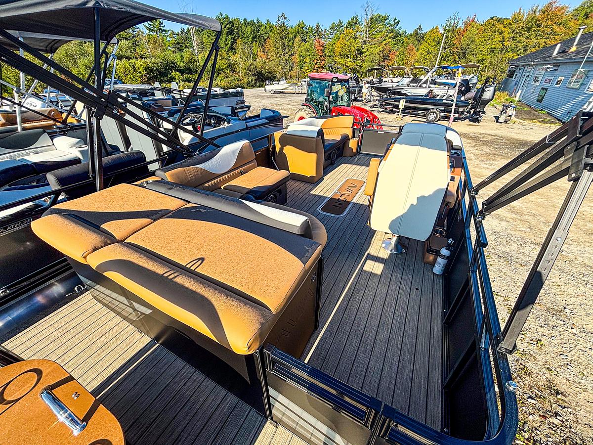 2026 Avalon 2185 VENTURE CR TRITOON