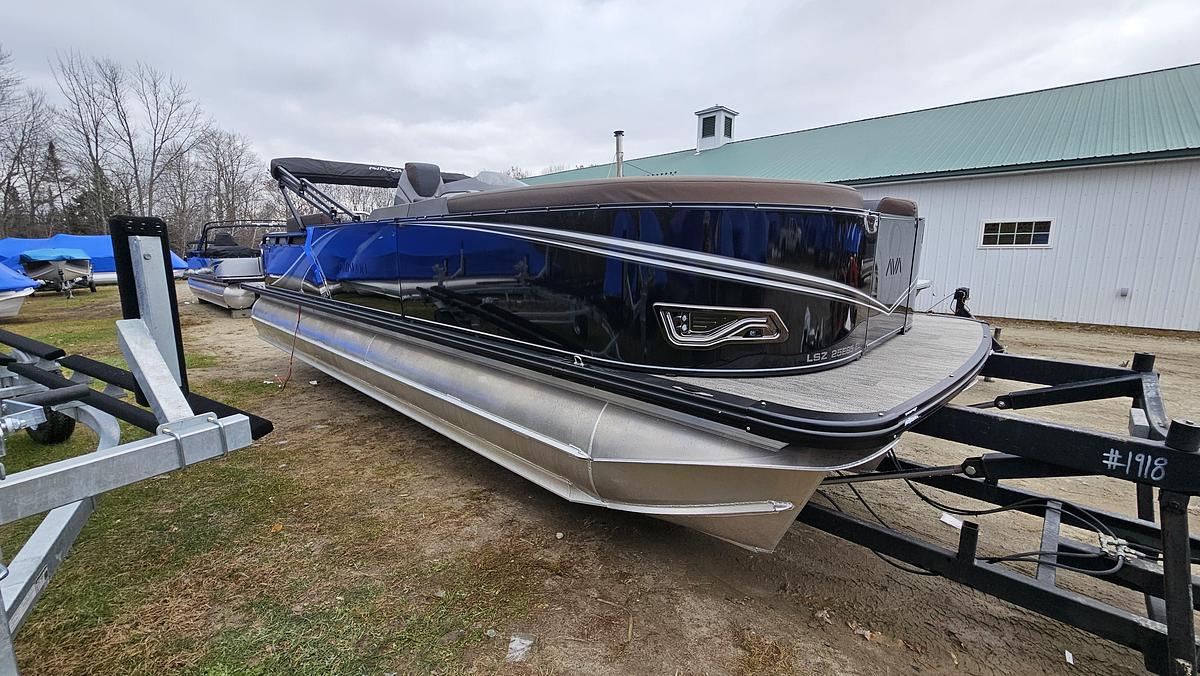 2026 Avalon 2385 LSZ EL TRITOON MERC 200