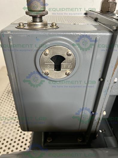 Used Welch  1402 DuoSeal Belt-Driven Rotary Vane Vacuum Pump 115/230V