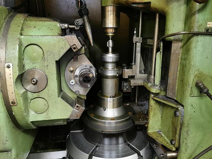 Gebraucht Zahnrad-Abwälzfräsmaschine - vertikal PFAUTER P 400