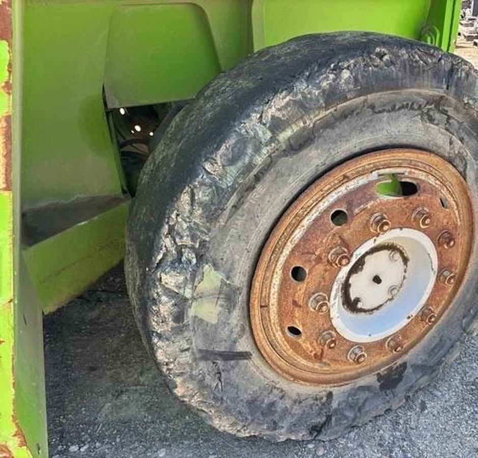 Used 2001 TAYLOR THD 250M 2 STAGE 25,000LB PNEUAMTIC DIESEL FORKLIFT