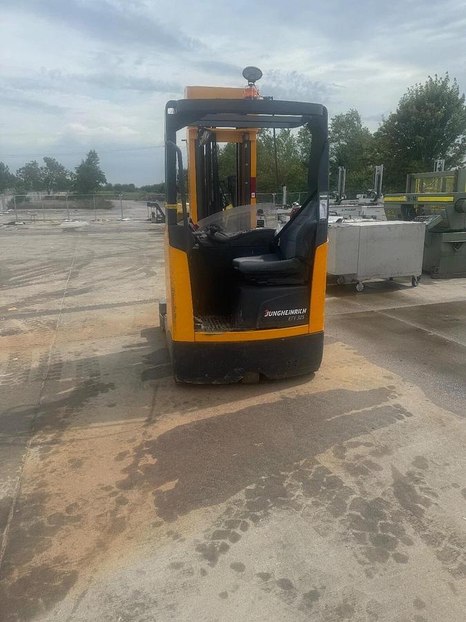Used Jungheinrich ETV 325