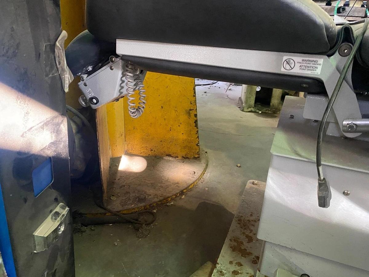 Used Dexta Visx Ophthalmic Surgical Chair Model MK300098F/XYZ