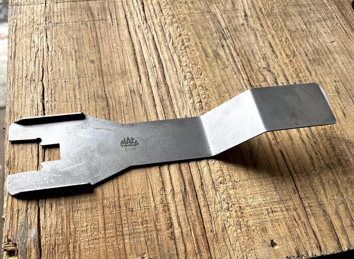 Used MAC TOOLS DOOR HANDLE TOOL - DUAL PURPOSE TOOL DT20