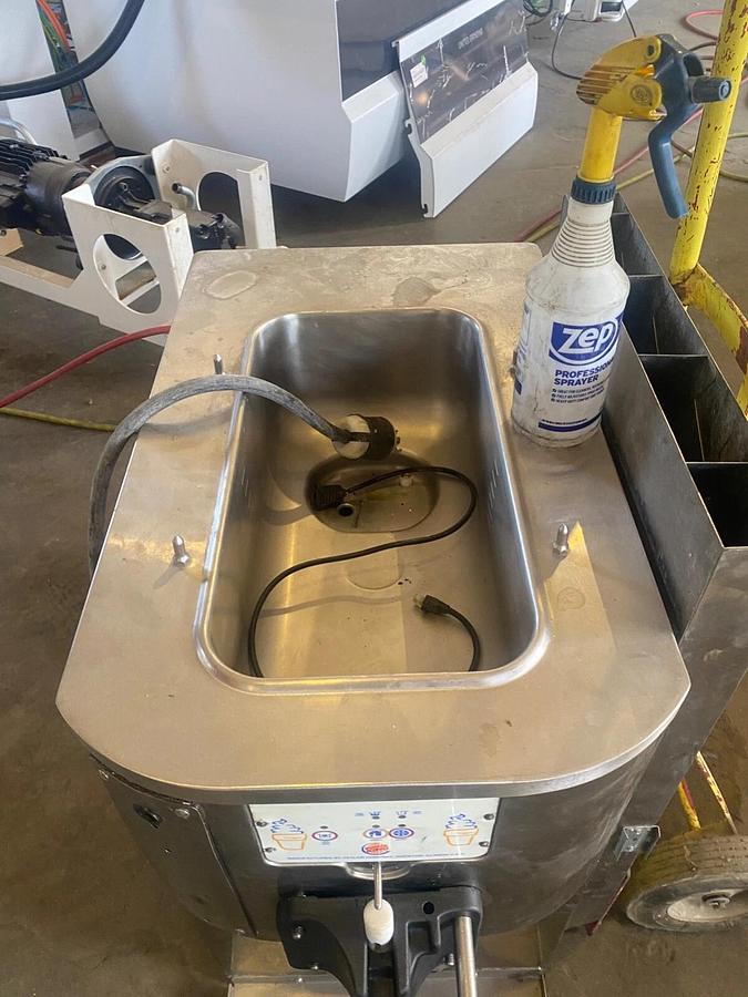 Used Frozen Yogurt Machine/Milkshake: Taylor Crown. Model: C713-33