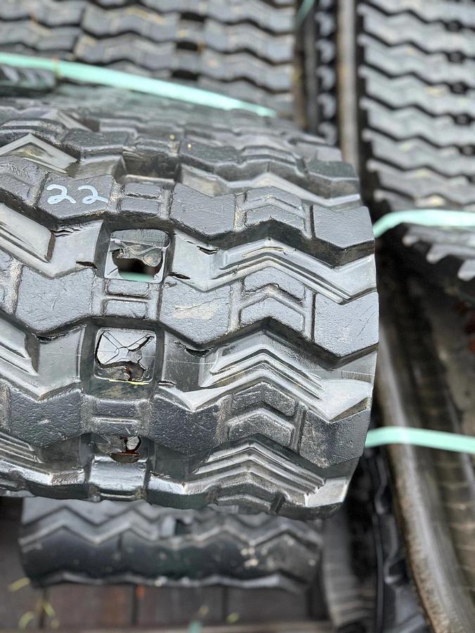 Used 18" Camso Heavy Duty Camso SD Pattern  CTL Rubber Track Used 450x 86 x 55