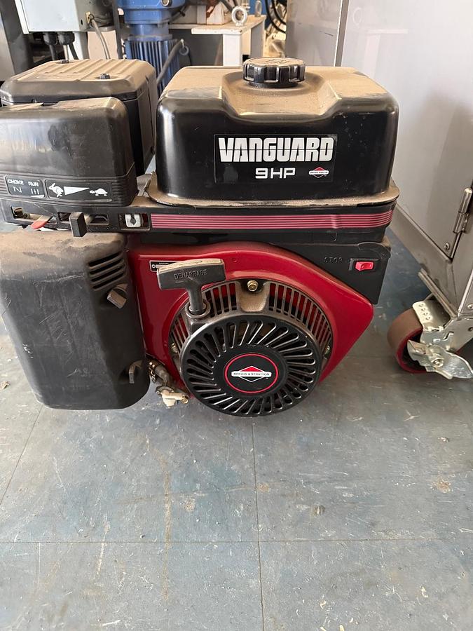 Briggs & Stratton Vanguard 9 HP Horizontal Engine Model 185432