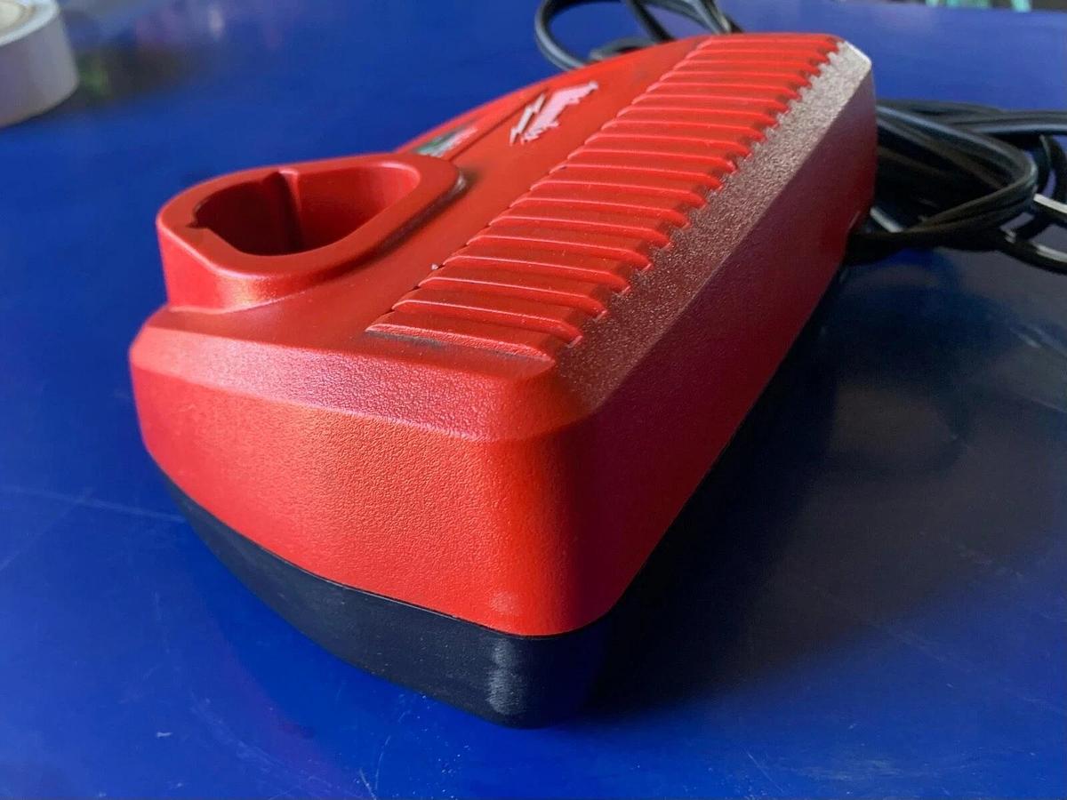 Used Milwaukee M12 Lithium Ion 12 Volt Battery Charger