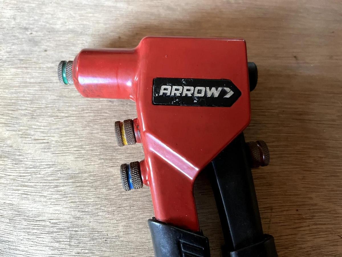 Used Arrow One Handed Riveter Tool Riveting Gun - Model RT188M