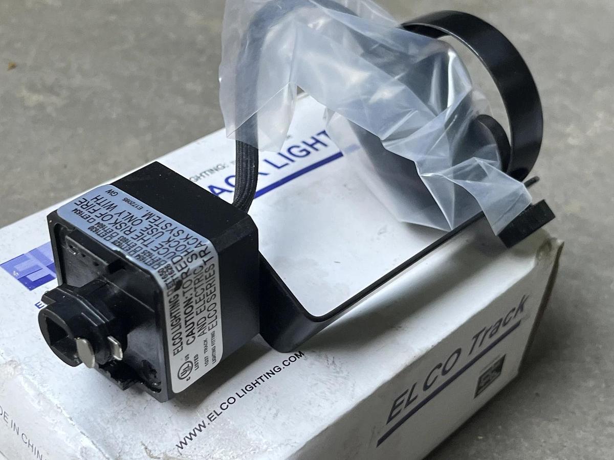 Used ELCO ET1626 Line Voltage GU10 Bowen™ Track Fixture Gimbal 50W Black