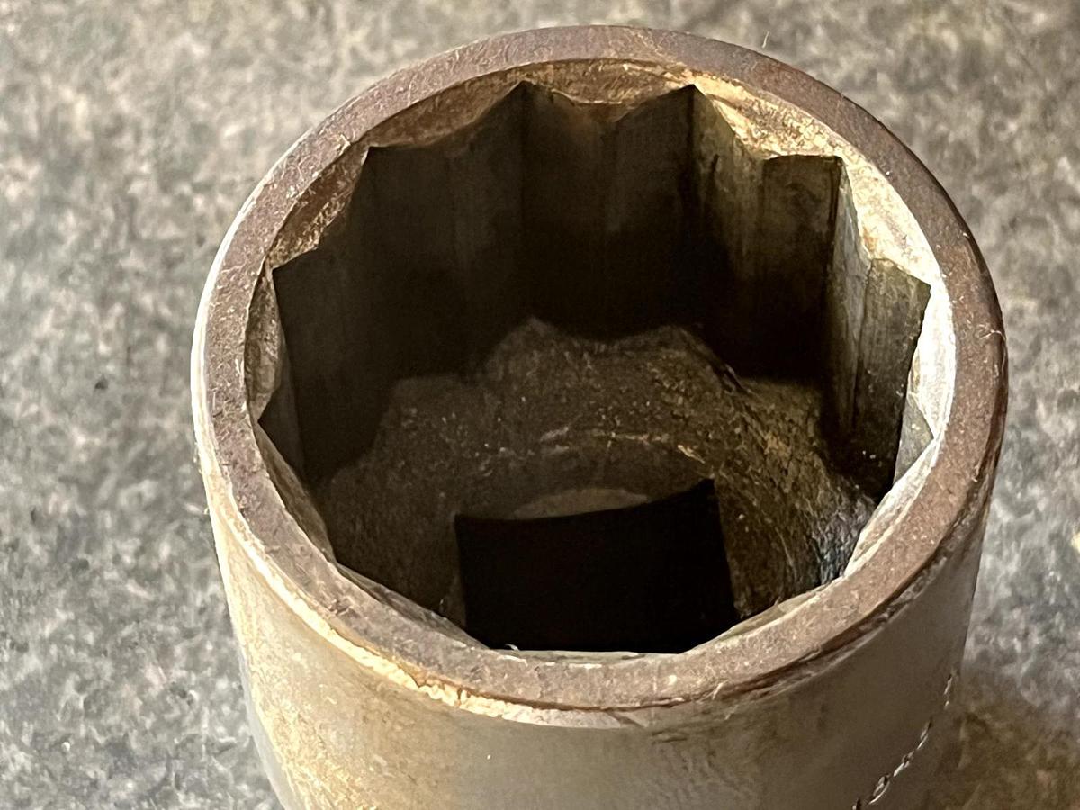 Used 1848 CHALLENGER BY PROTO 1 1/2" SOCKET 3/4" DRIVE 12 PT MADE IN USA