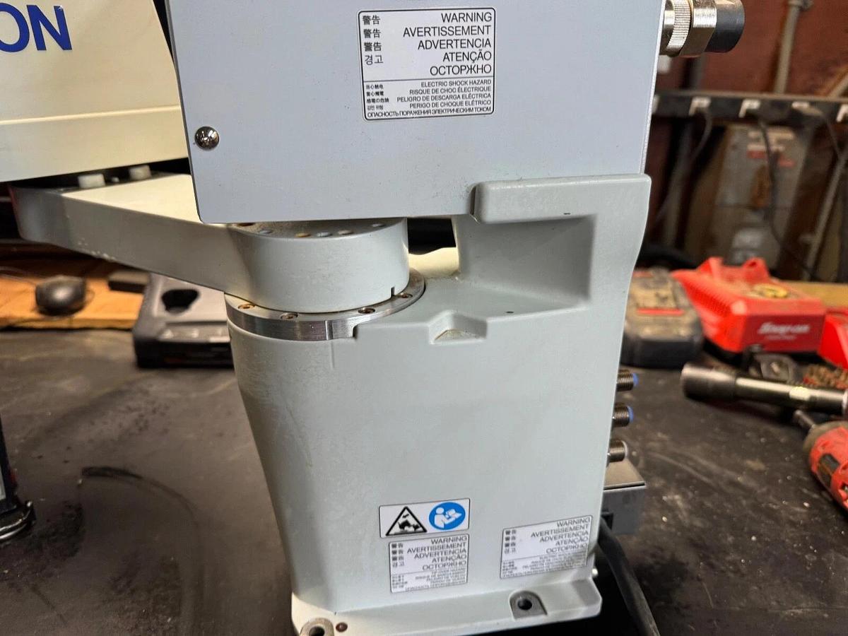 Used Epson T3-401S IndustrialRobot - Reach 460mm  load 3kg - Mfg. 2022 S/N:T300T11694