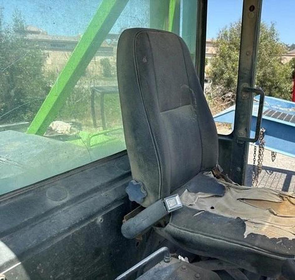 Used 2001 TAYLOR THD 250M 2 STAGE 25,000LB PNEUAMTIC DIESEL FORKLIFT