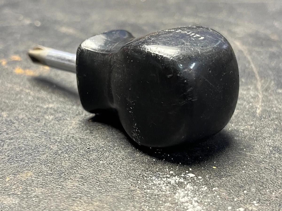 Used Vintage Snap-on SSDP-22 Stubby Black Hard Handle Screwdriver Phillips No 2 USA