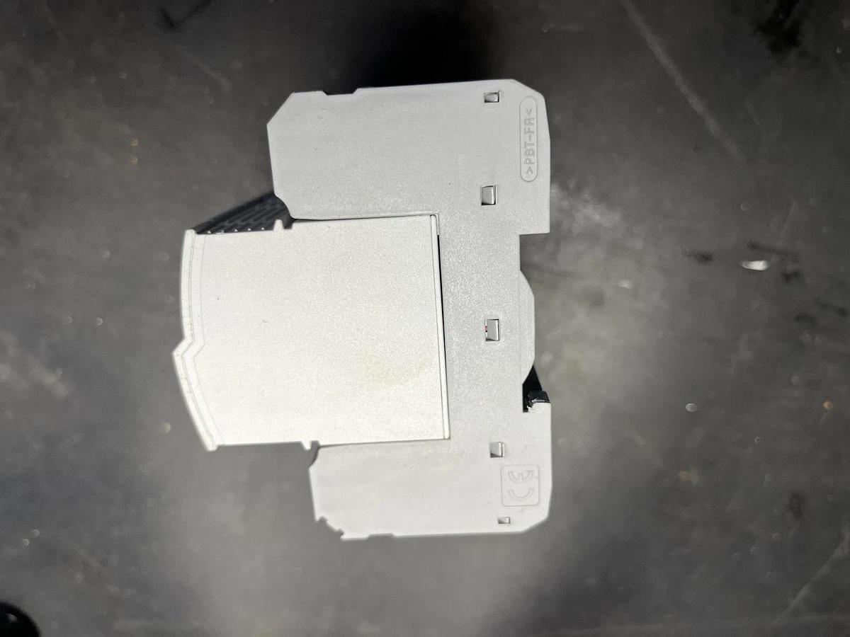 Used Phoenix Contact FLT-SEC-T1+T2-3S-350/25-FM 2905470