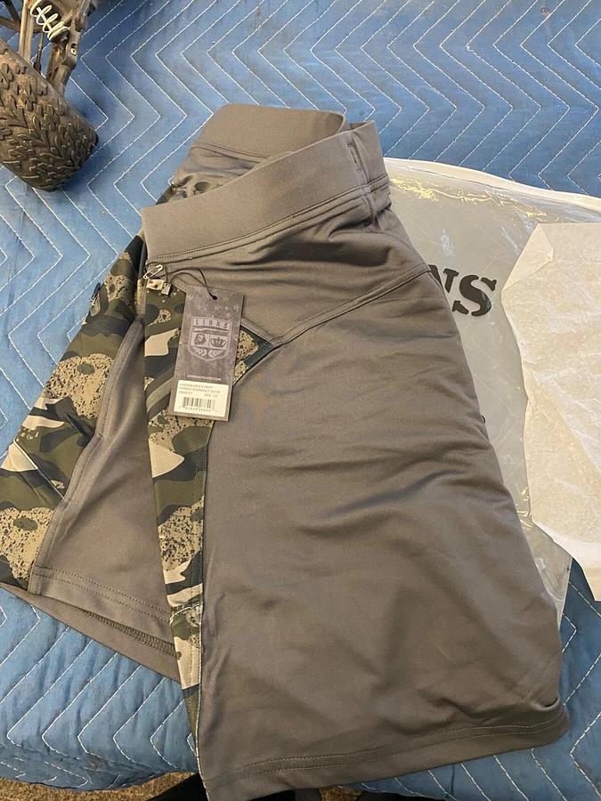 Men's Official LIONS NOT SHEEP Cement Hybrid workout Short Size Medium