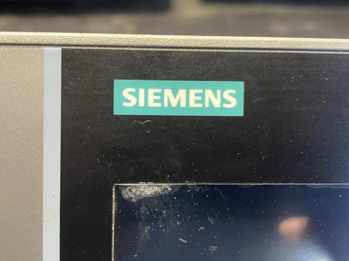 Used Siemens 6AV2124-0JC01-0AX0 6AV21240JC010AX0 SIMATIC HMI TP900 Comfort