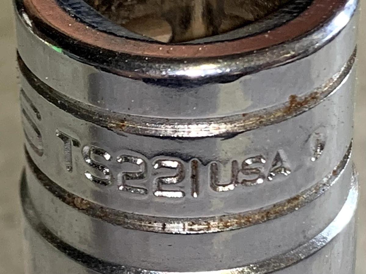 Used Snap-on Tools USA TS221 11/16" 1/2” Drive SAE 6 Point Deep Well Chrome Socket