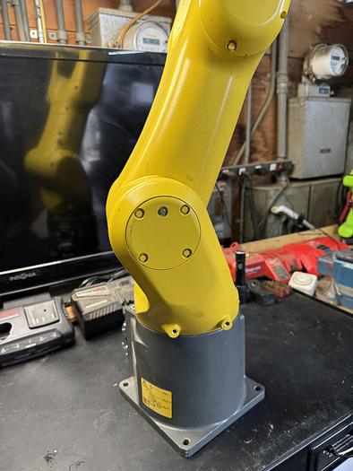 Used 2022 Fanuc LR Mate 200iD L7