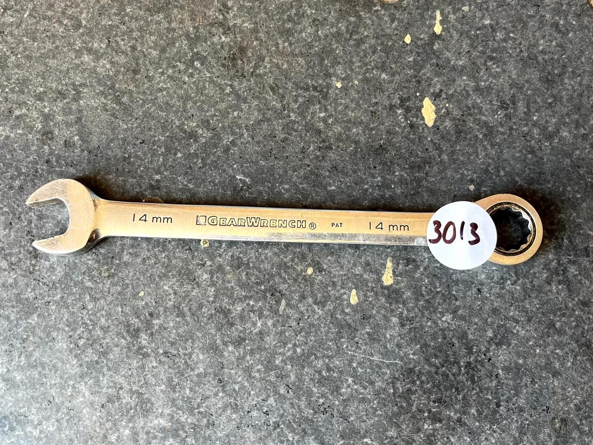 Used GEARWRENCH RATCHETING WRENCH 12 Point METRIC MM STANDARD INCH PICK SIZE Polished