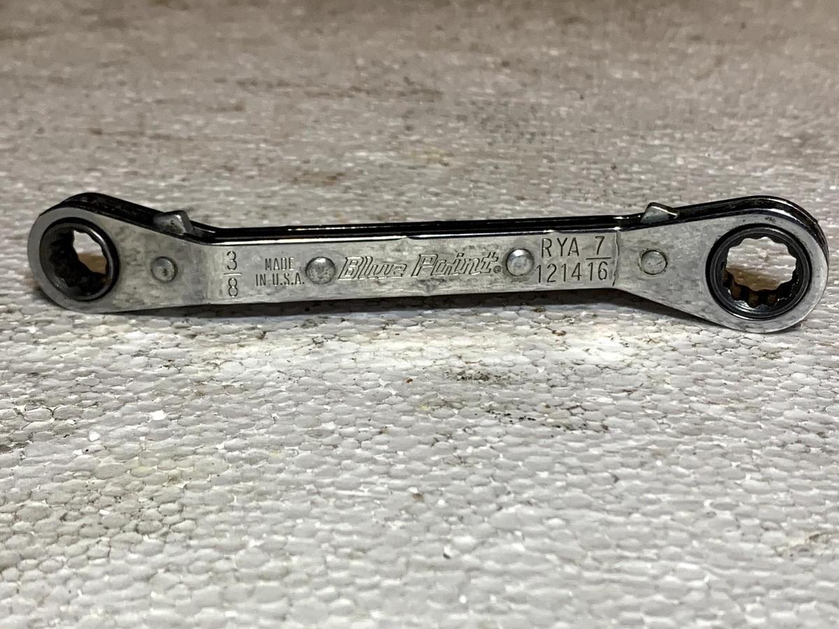 Used BLUE POINT RYA1214  3/8"  7/16" 12 PT DIRECTIONAL RATCHETING OFFSET BOX WRENCH
