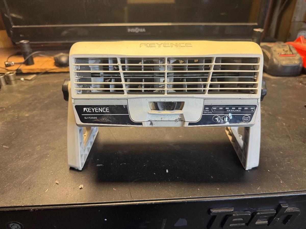 Used KEYENCE SJ-F2500 Electrostatic ion fan