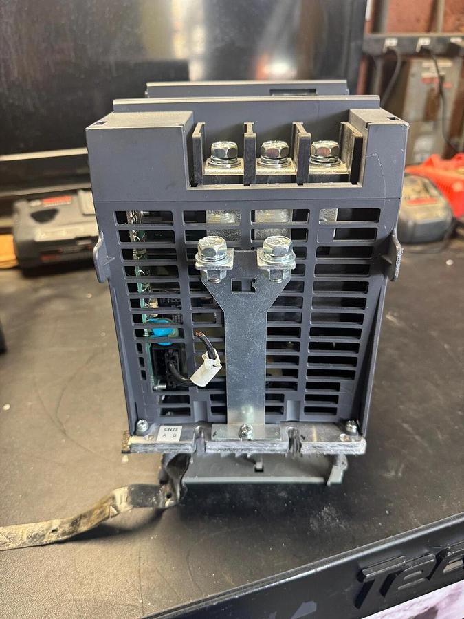 Used MITSUBISHI MDS-DH-CV-300 SPINDLE DRIVE  S/N: J3A4WG02L4K