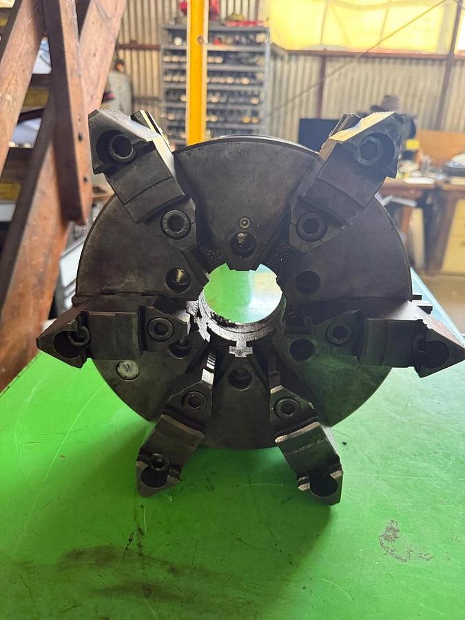 Used BUCK CHUCK SELF CENTERING 6 Jaw Chuck B2106R 10 in