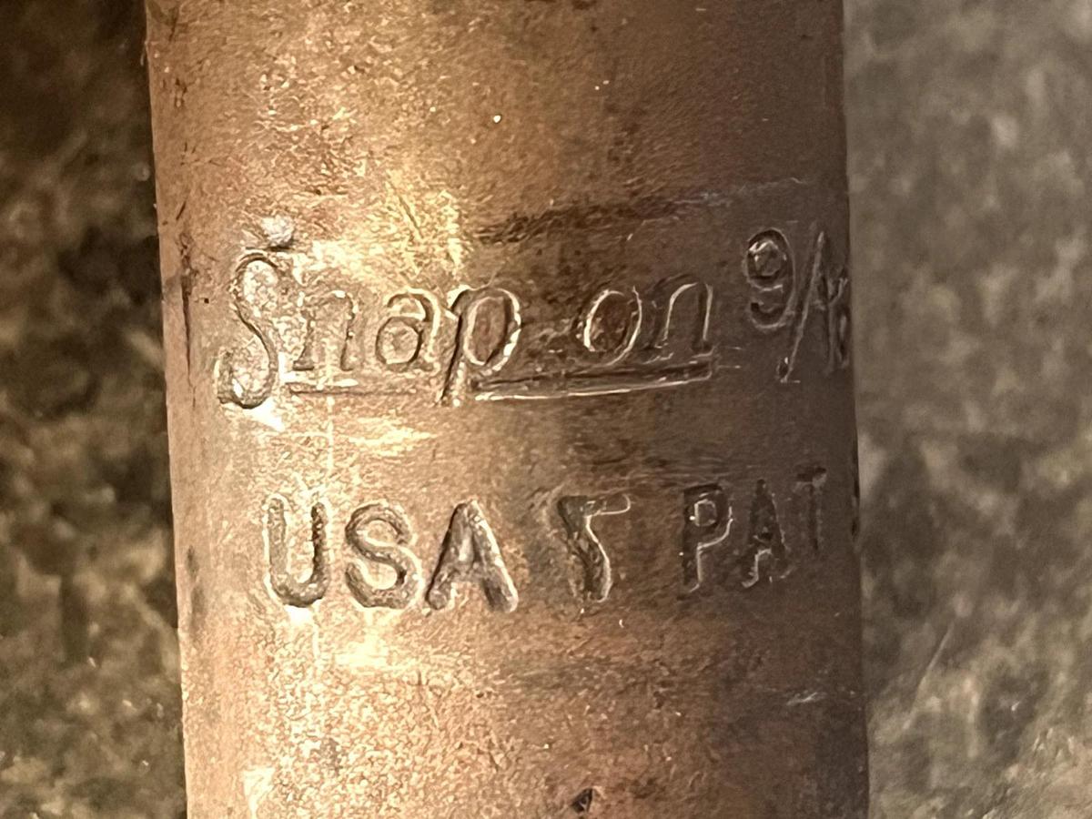 Used Snap-On IPL18A 1/2" Drive 6pt 9/16" SAE Impact Magnetic Swivel Socket