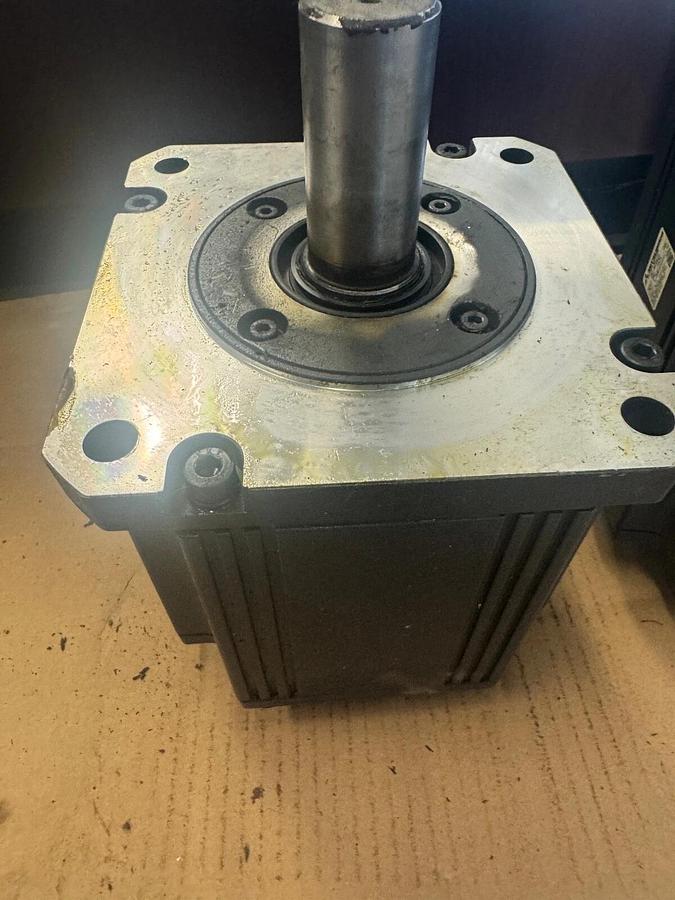 Used Mitsubishi HC-SFS421 Servo Motor
