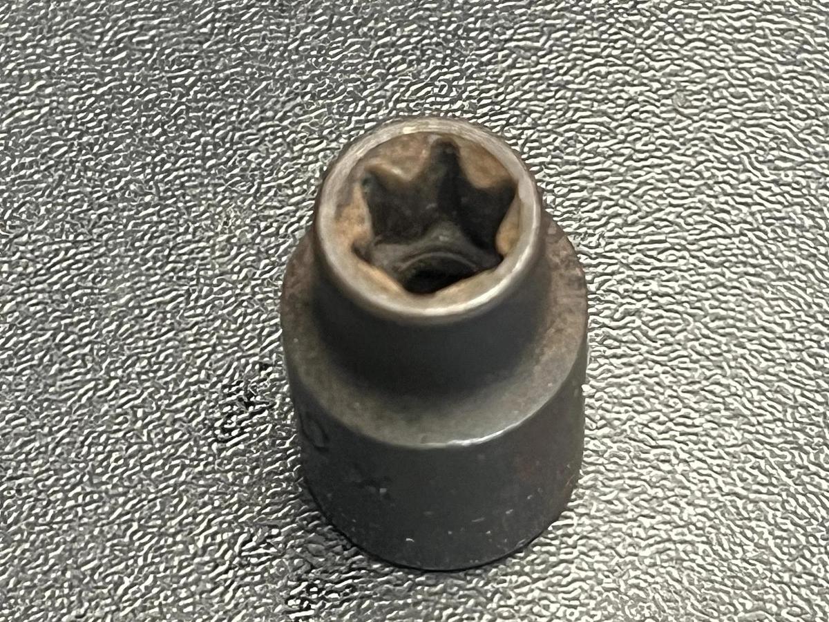 Used MAC TOOLS # E10, 3/8" Drive External Star Socket USA.