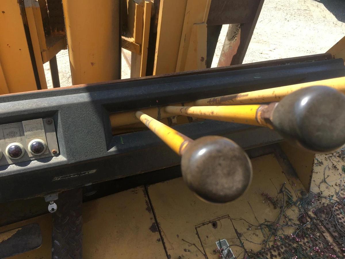 Used CATERPILLAR V300, 30,000 LBS CAP. PNEUMATIC FORKLIFT- USED, GOOD RUNNING