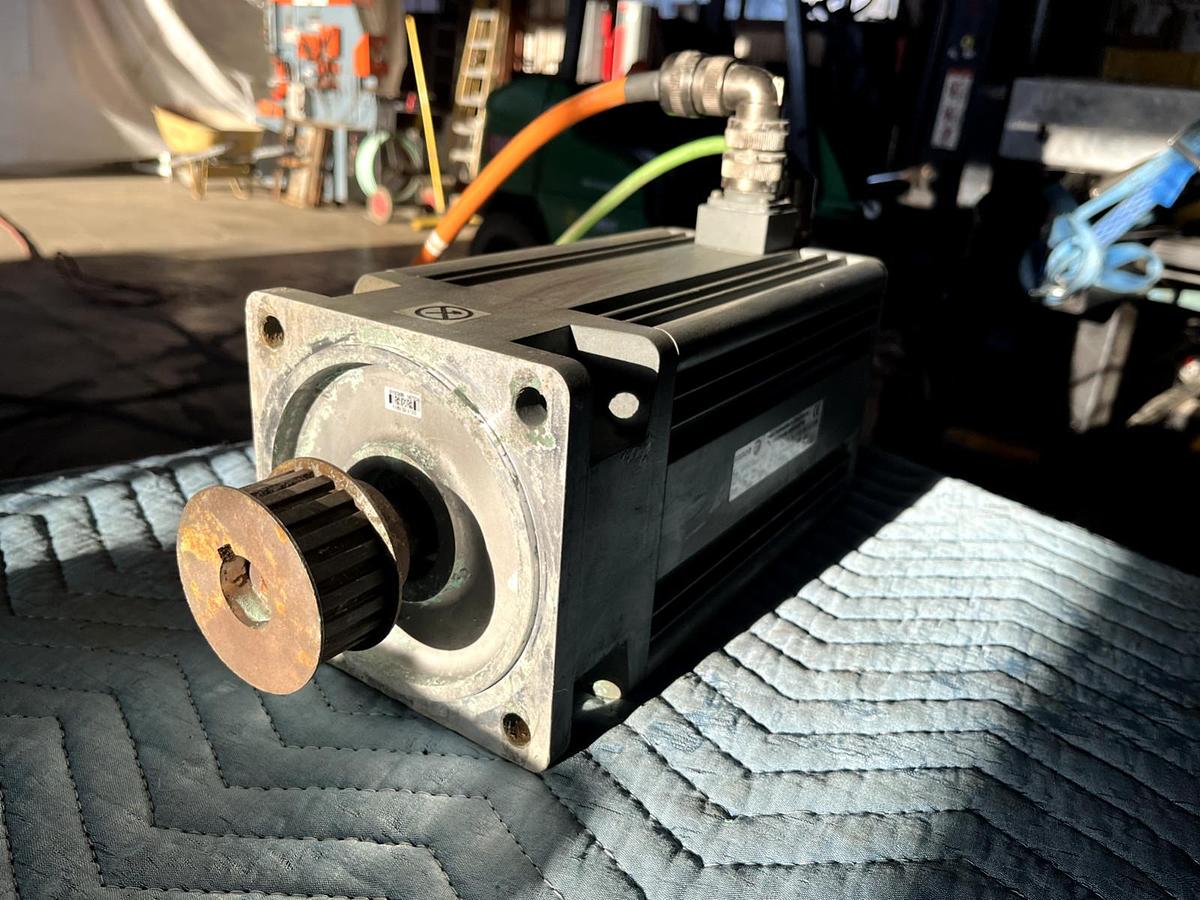 Used 1PCS Fagor holding brake motor FXM76.30A.E1.010