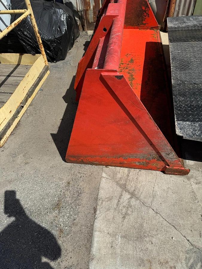 Used KUBOTA M SERIES - 98" PIN ON LOADER BUCKET