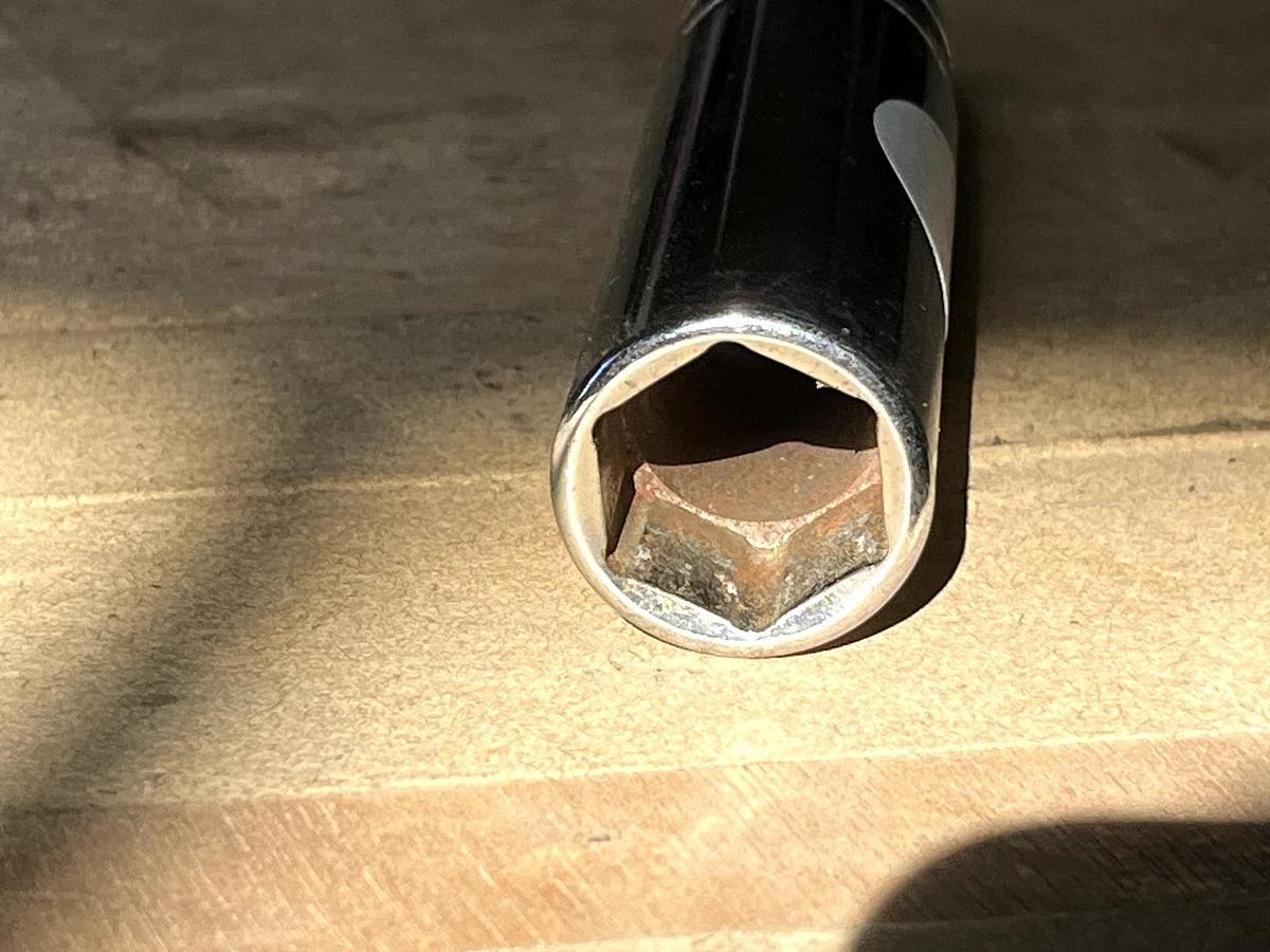 Used Snap-on Tools USA TS221 11/16" 1/2” Drive SAE 6 Point Deep Well Chrome Socket