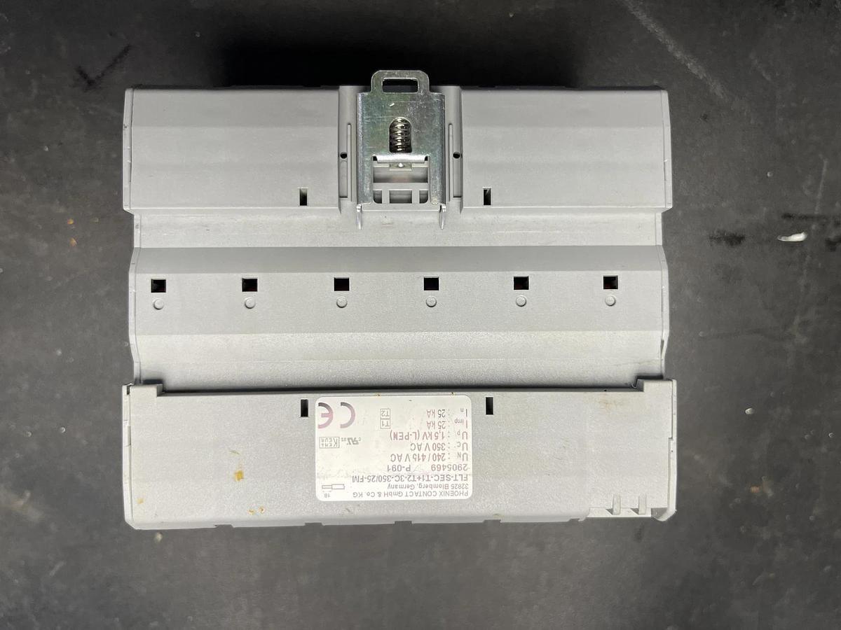 Used Phoenix Contact FLT-SEC-T1+T2-3S-350/25-FM 2905470
