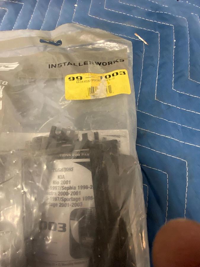 Used Metra 99-1003 Single DIN Stereo Dash Multi-Kit for Select 1995-2003 Kia Vehicles