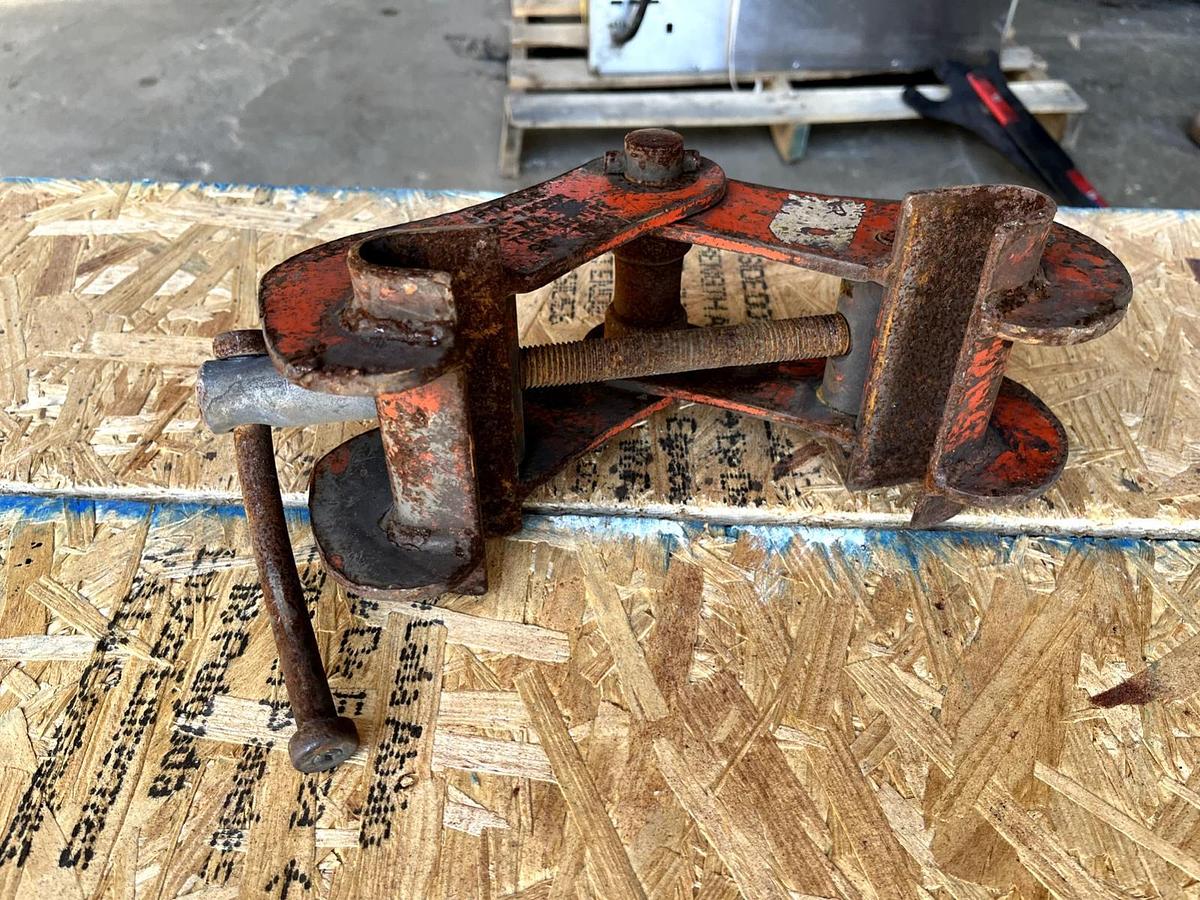 Used CAMLOK PTKW3T  Beam Clamp WLL-3ton  3-7 inch Flange. Code 6