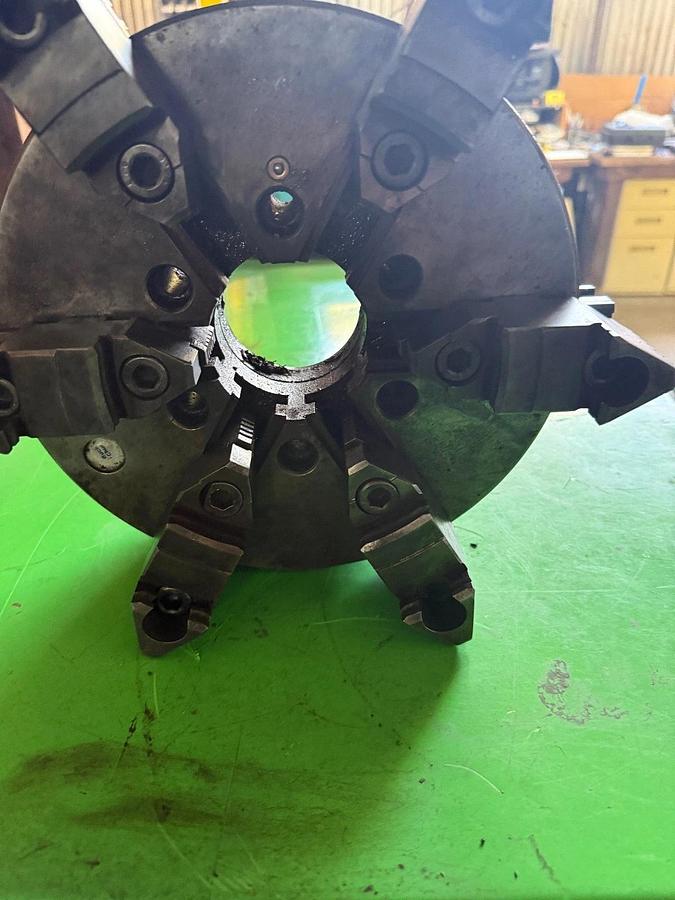 Used BUCK CHUCK SELF CENTERING 6 Jaw Chuck B2106R 10 in