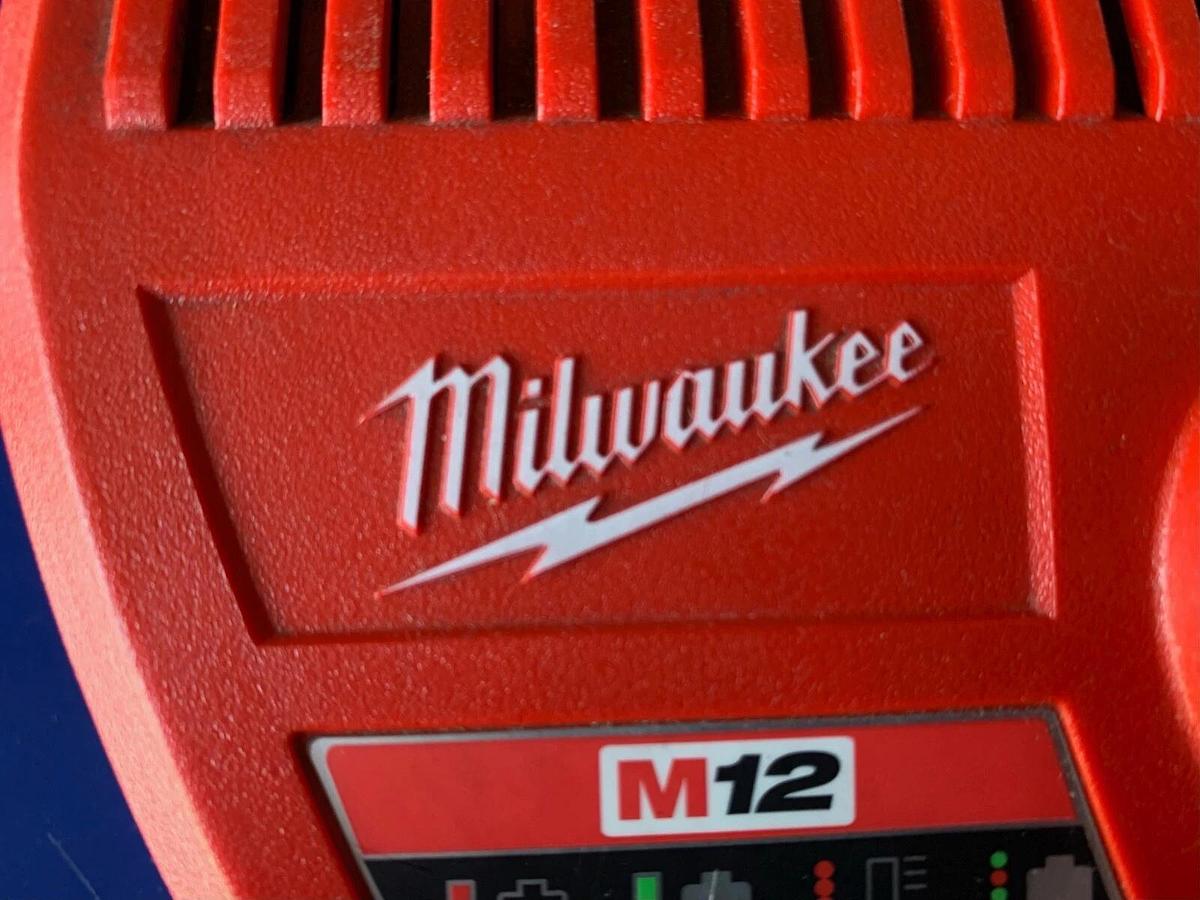 Used New Milwaukee M12 Lithium Ion 12 Volt Battery Charger