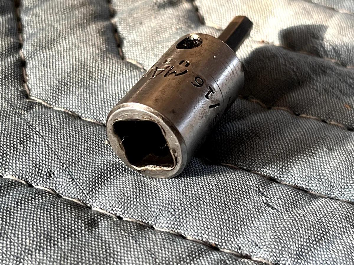 Used MAC Tools USA 3/8" Drive, 3/16" SAE Hex Bit Chrome Socket Driver X66D