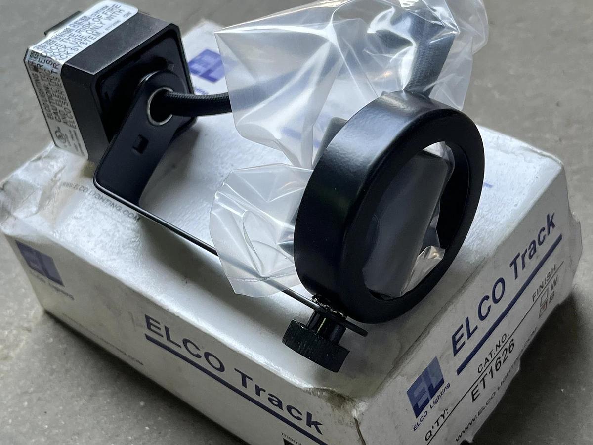 Used ELCO ET1626 Line Voltage GU10 Bowen™ Track Fixture Gimbal 50W Black