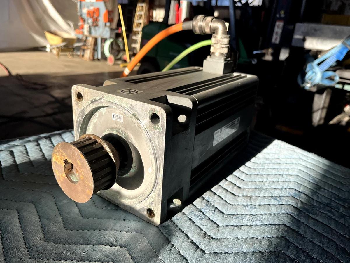 Used 1PCS Fagor holding brake motor FXM76.30A.E1.010