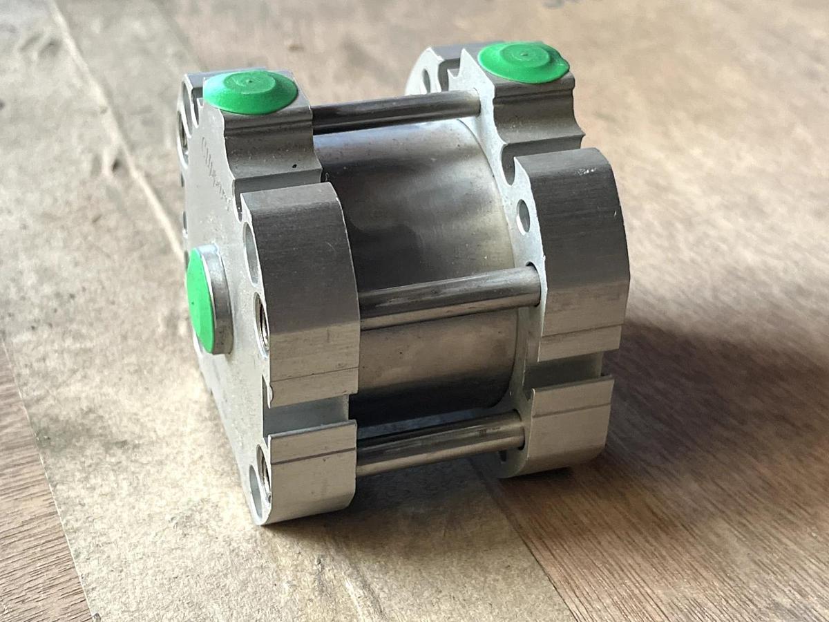 Used LOT OF 2 NEW CLIPPARD AF-UDR-32-1/2 COMPACT CYLINDERS AFUDR32-1/2-M