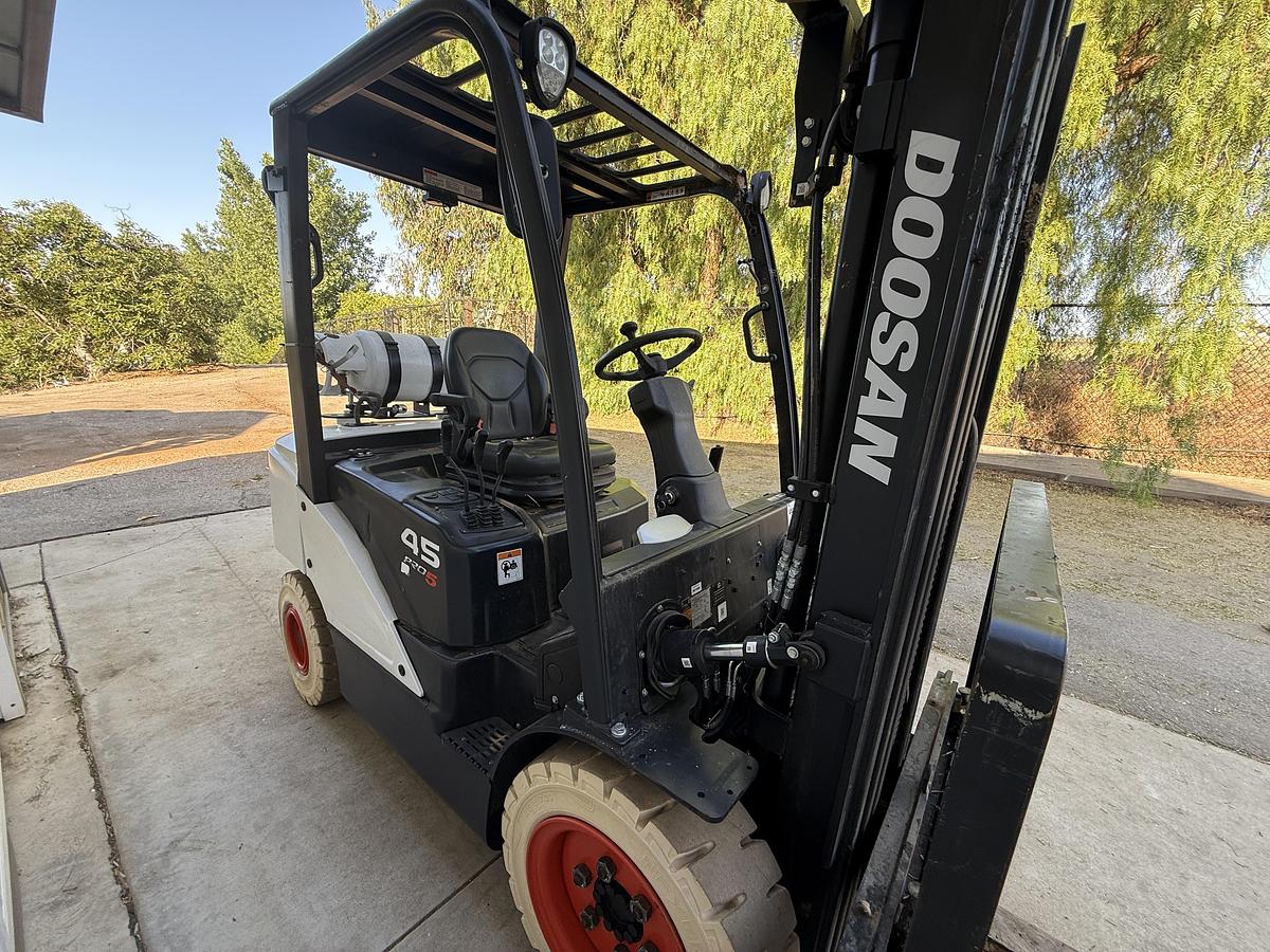Used 2024 Doosan G30N-7