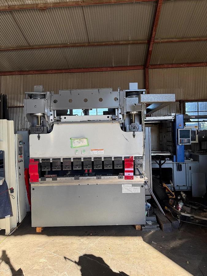 New 2024 Mitsubishi Diamond BB-6020 press brake 60 Ton 5.9" Stroke DAMAGED