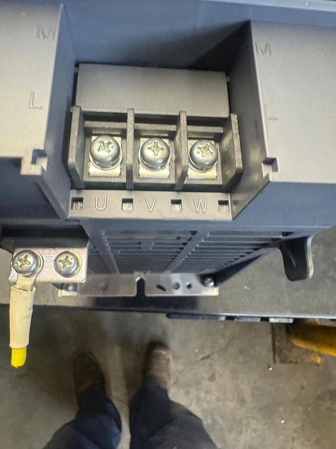 Used Mitsubishi Spindle Drive Unit - MDS-DH-SP-100 S/N: J3A7WG69Q3D