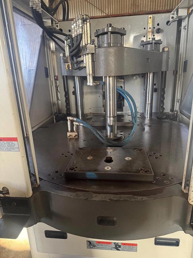 Used 90 Ton Toyo Vertical Rotary Injection Molding Machine New 2019