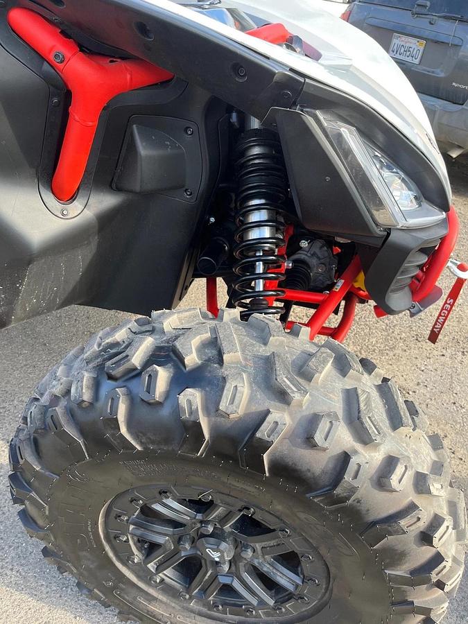 2024 Segway Powersports Villain SX10 S White Red Used 30 hours 80 Miles